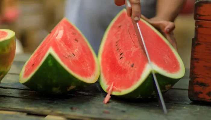 Tuturut Munding: ‘Ti Beurang Batur Puasa, Manehna Jajan Samangka’ Fenomena Ramadan?