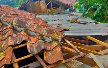 Purwakarta Dilanda Angin Puting Beliung, 22 Rumah Di Desa Cikeris Rusak