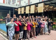 Peringati Hari Kartini, Harper Purwakarta Gelar Fashion Show Busana Nusantara