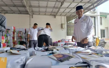 Jemaah Haji Kabupaten Purwakarta Kumpulkan Koper Di Kantor Kemenhaj