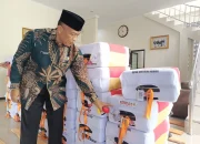Agar Tak Tertukar, Calon Jemaah Haji Purwakarta Tandai Koper Dengan Boneka Hingga Gelas Plastik