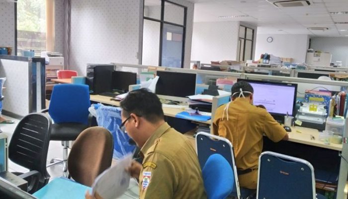 WFH ASN Jabar Diawasi Aplikasi, Nongkrong di Mal Bisa Ketahuan