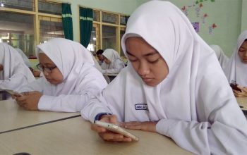 Kasus Siswa di Purwakarta, Cimahi Terbitkan SE Larangan Ponsel di Sekolah