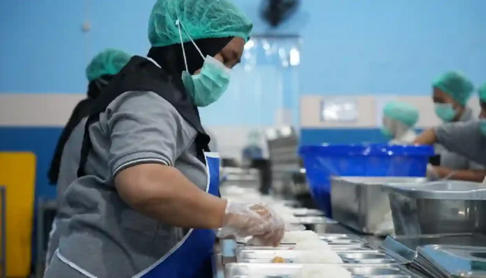 Hemat Rp20 T, Program Makan Bergizi Gratis Dipangkas Jadi 5 Hari per Minggu