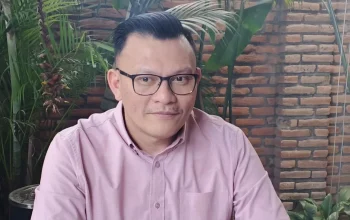 Fransisco Bessi pengacara Roni Sonbay usai diperiksa 5 jam di Kejati NTT