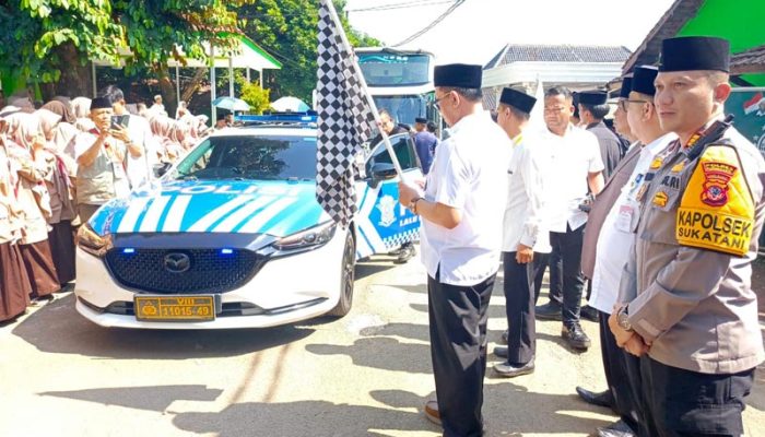 Polres Purwakarta Ikuti Pelepasan Calon Jemaah Haji Kloter 40 KJT