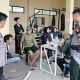 Personel Polsek Sukasari Tangani Kecelakaan Motor di Kutamanah